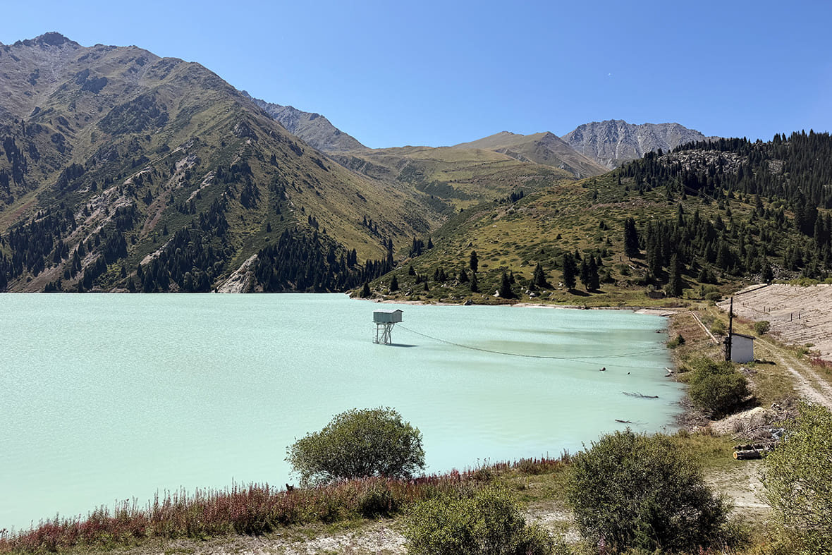 Купаться в водоёме нельзя: вода из него подаётся в город. Фото: Анна Фефелова