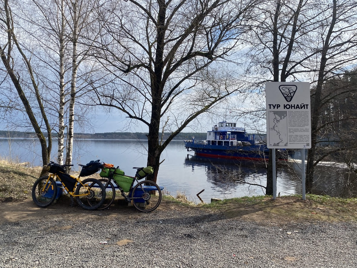 Стенд Tour Unite после переправы из Зелёного бора