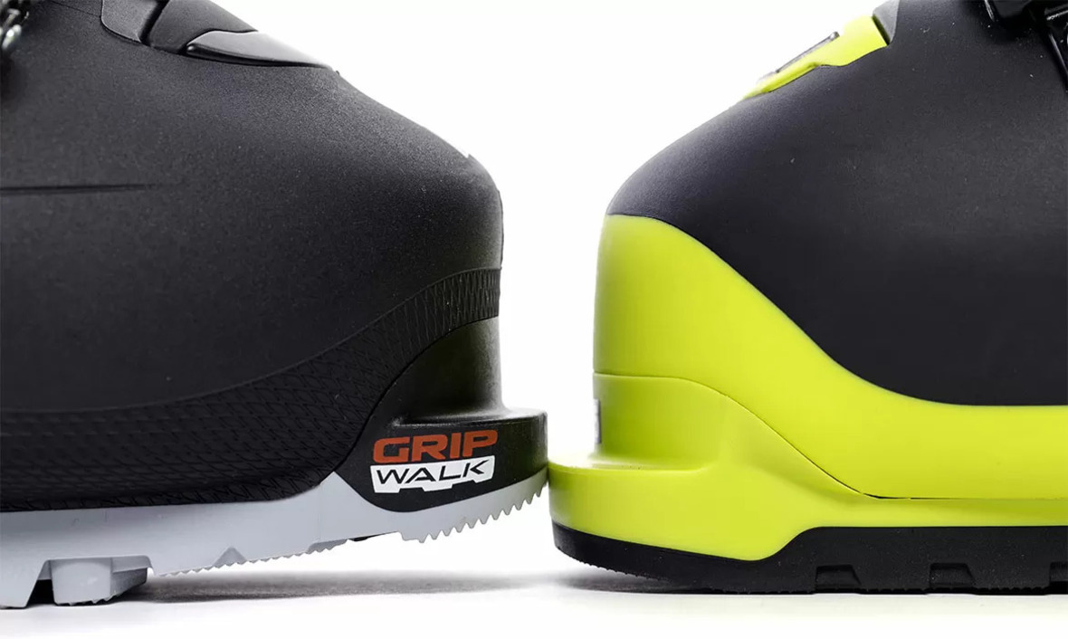 Изгиб и резиновая подмётка на подошвах GripWalk делают ходьбу в горнолыжных ботинках более удобной и безопасной в сравнении с плоскими подошвами Alpine-стандарта. Источник: «Спорт-Марафон»