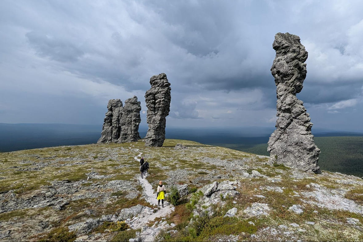 Высота останцов — от 30 до 42 метров. Самый высокий — столб Шаман. Фото: Николай Рымарчук