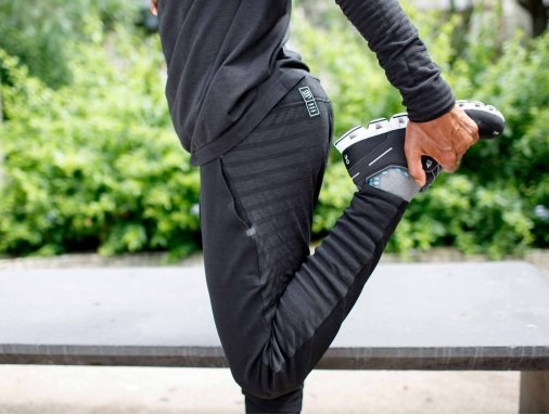 Тайтсы мужские Compressport Бесшовные Черный - Фото 4 большая