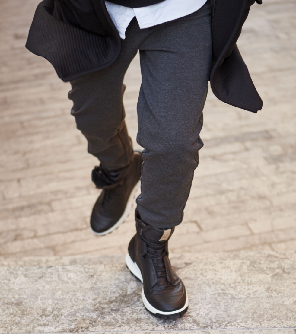 ecco exostrike black