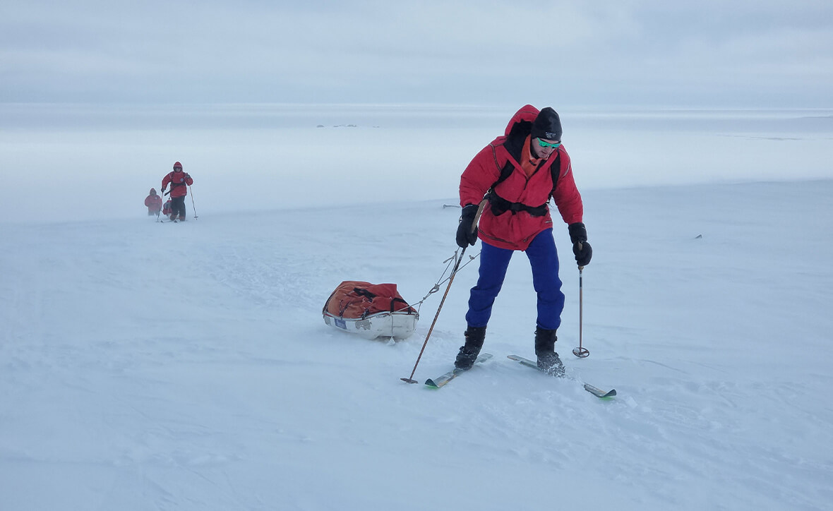 Команда из двух человек отправляется в край белых медведей: разговор до