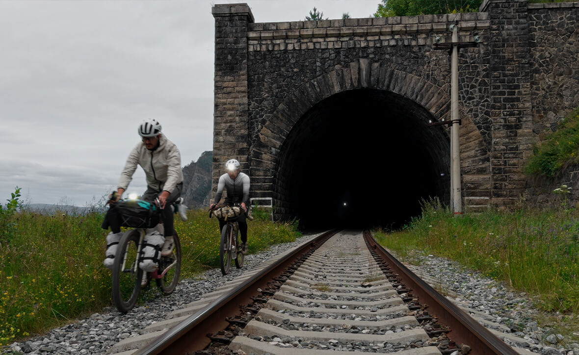 «Байкальская тропа» — документалка о том, как два друга поехали на самую сложную гонку в своей жизни