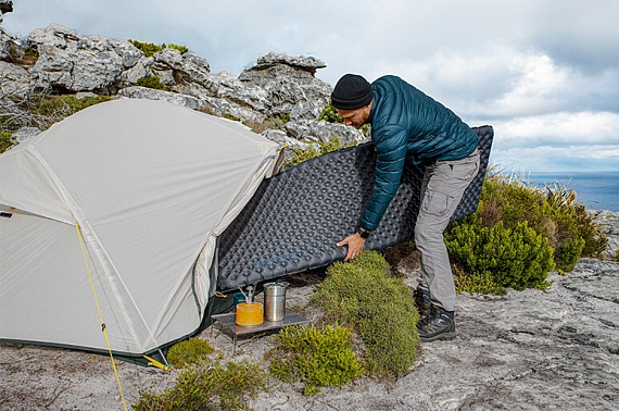 Коврик надувной Naturehike R3.5 Square Black - Фото 8 большая