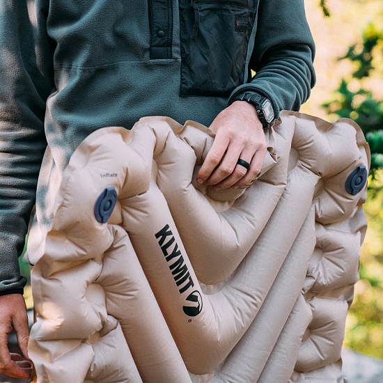Коврик надувной Klymit Insulated Static V Luxe SL песочный - Фото 5 большая