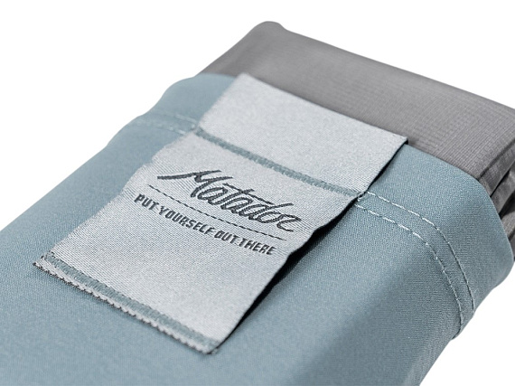 Покрывало Matador Pocket Blanket 4.0 с голубым чехлом - Фото 4 большая