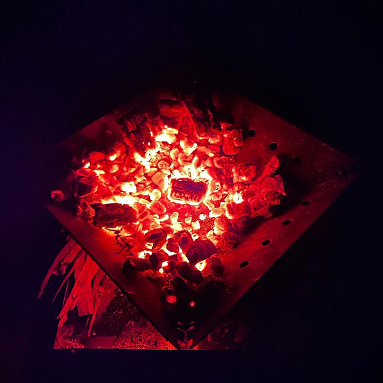 Костровая чаша-гриль Winnerwell Flat Firepit Medium с решетками для угля и гриля - Фото 9 большая