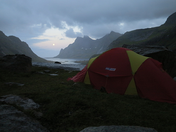 Палатка Helsport Svalbard 6 Camp Red/Yellow - Фото 18 большая