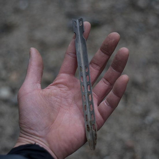 Колышек Toaks Titanium V-Shaped  - Фото 2 большая