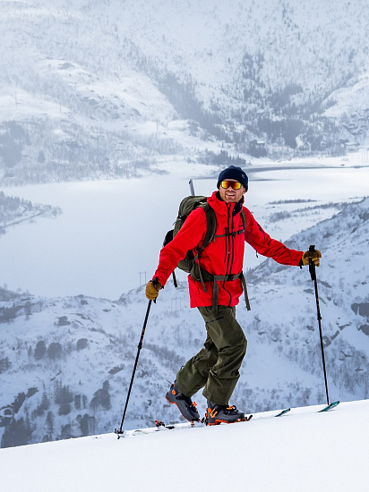 Куртка мужская Norrona Lofoten Gore-Tex Pro Plus True Red - Фото 4 большая
