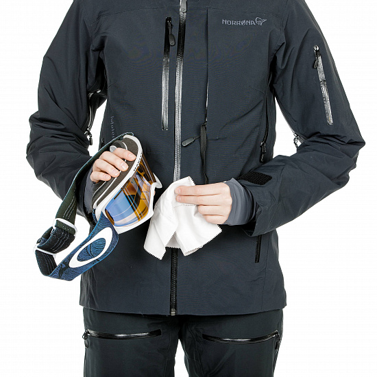 Куртка женская Norrona Lofoten Gore-Tex Insulated Caviar - Фото 4 большая
