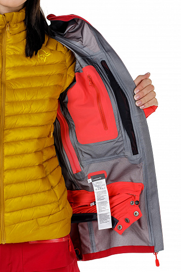 Куртка женская Norrona Lofoten Gore-Tex Pro Jester Red - Фото 12 большая