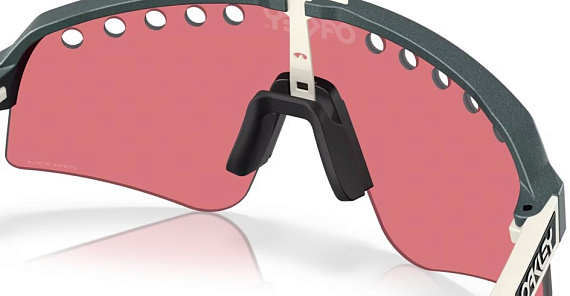 Очки Oakley Sutro Lite Sweep Matte Silver/Blue Colorshift/Prizm Trail Torch - Фото 6 большая