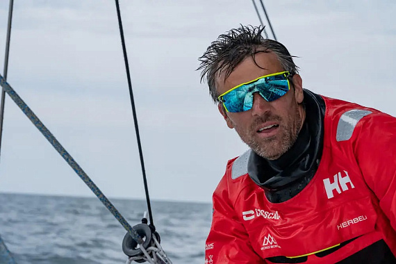 Очки Julbo Ultimate Cover Ocean Master Matt Black/Yellow Spectron HD 4 Polarized - Фото 9 большая