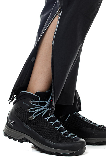 Брюки женские Arcteryx Alpha SL Black - Фото 9 большая