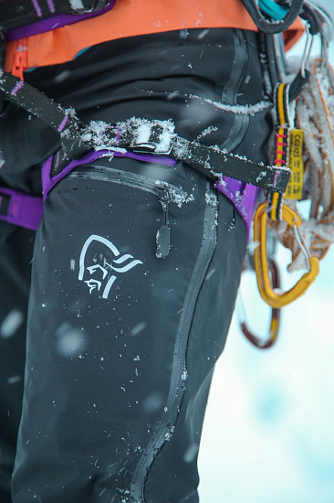 Брюки женские Norrona Trollveggen Gore-Tex Pro Light Caviar - Фото 8 большая