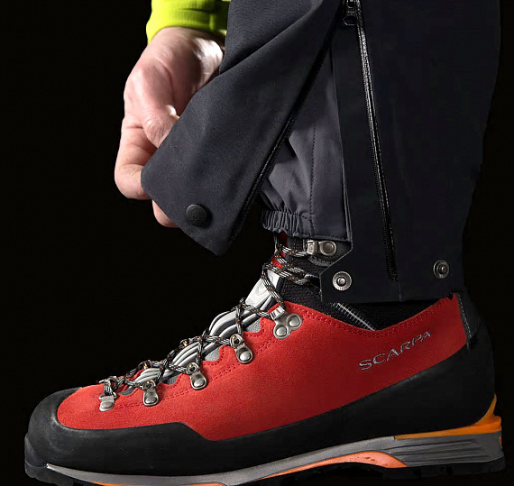 Полукомбинезон мужской Norrona Trollveggen Gore-Tex Pro Bibs(M) Caviar - Фото 13 большая