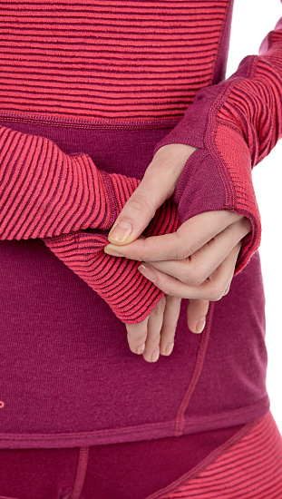 Пулон женский Devold Tuvegga Sport Air Hoodie Poppy - Фото 7 большая