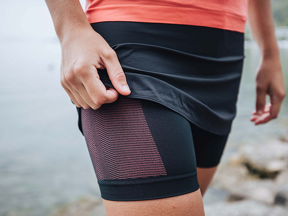 Юбка женская Compressport Performance Черный/Коралл - Фото 3 большая
