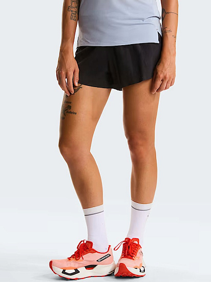 Шорты женские The North Face Summit Pacesetter 3in Short Tnf Black - Фото 3 большая