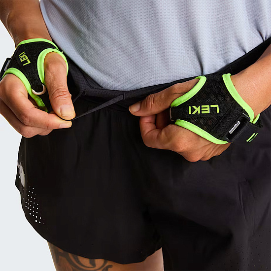 Шорты женские The North Face Summit Pacesetter 3in Short Tnf Black - Фото 8 большая
