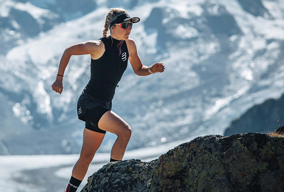 Майка женская Compressport Trail Postural V2 Черный - Фото 7 большая