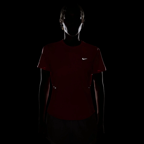 Футболка женская Nike Swift Dri-FIT Sea Coral/Reflective Silver - Фото 4 большая