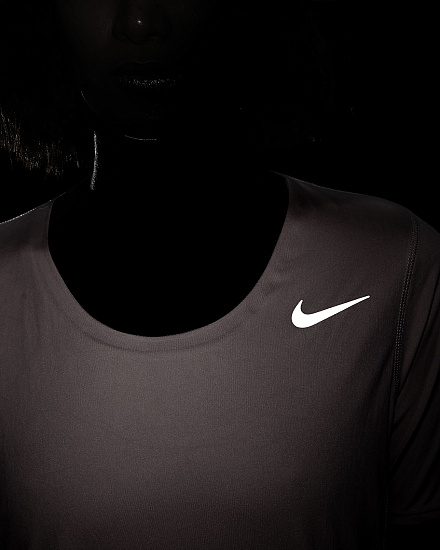 Футболка женская Nike City Sleek Ss Pink Glaze - Фото 8 большая