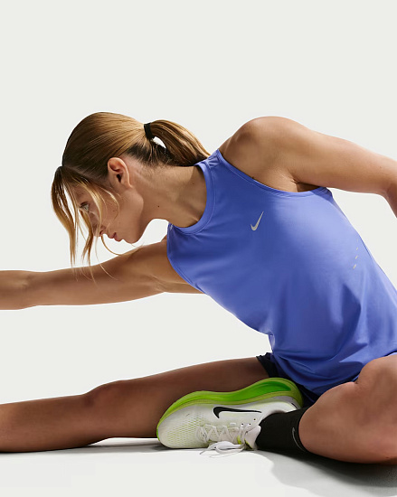 Майка женская Nike Swift Dri-FIT Sapphire/Reflective Silver - Фото 3 большая