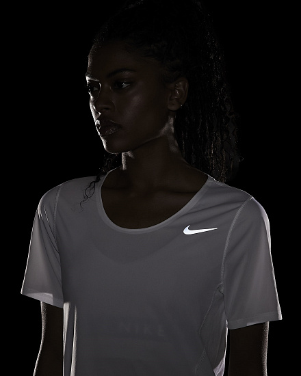 Футболка женская Nike City Sleek White/Reflective Silver - Фото 6 большая