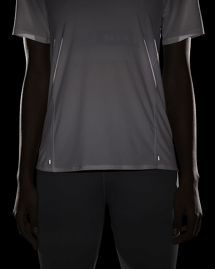Футболка женская Nike City Sleek White/Reflective Silver - Фото 7 большая
