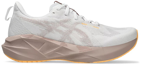 Кроссовки женские ASICS Novablast 5 White/Fawn - Фото 1 большая
