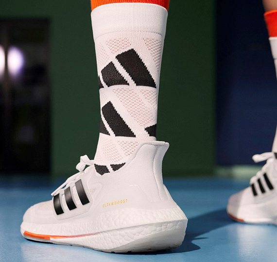 Кроссовки женские Adidas Ultraboost 21 White/Core Black/Solar Red - Фото 8 большая