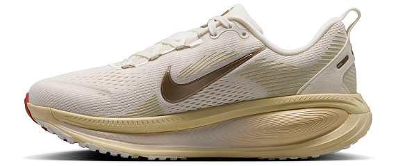 Кроссовки женские Nike Vomero 18 Sail/Mtlc Gold Grain/Lt Khaki/Filbert/Chalk/Lt Redwood - Фото 2 большая