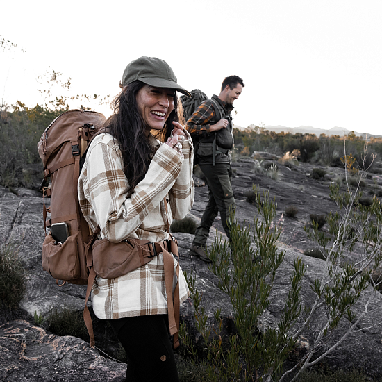Рюкзак Fjallraven Kajka 35 Coal Black - Фото 4 большая