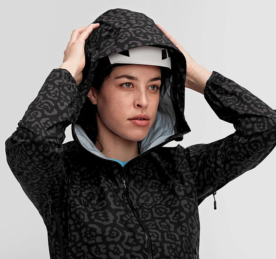 Куртка женская Mammut Masao Light HS Hooded Black - Фото 4 большая