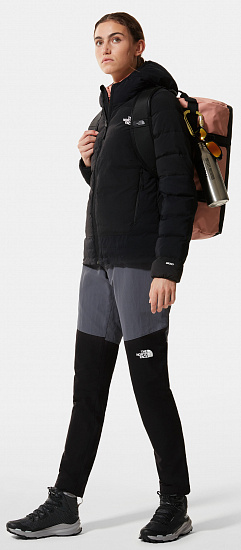 Куртка женская The North Face Castleview 50/50 Down TNF Black - Фото 8 большая