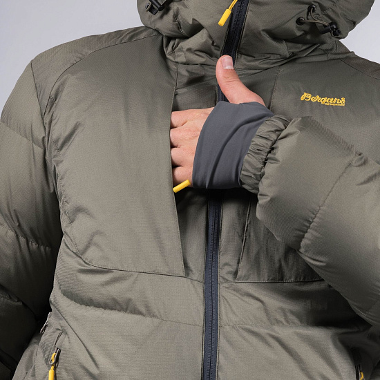Куртка мужская Bergans Sauda Down GreenMud/SolidCharcoal/WaxedYellow - Фото 6 большая