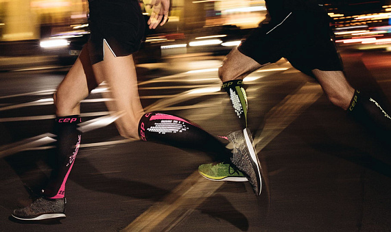 Компрессионные гольфы женские CEP Nighttech для бега со светоотражателями - Фото 4 большая