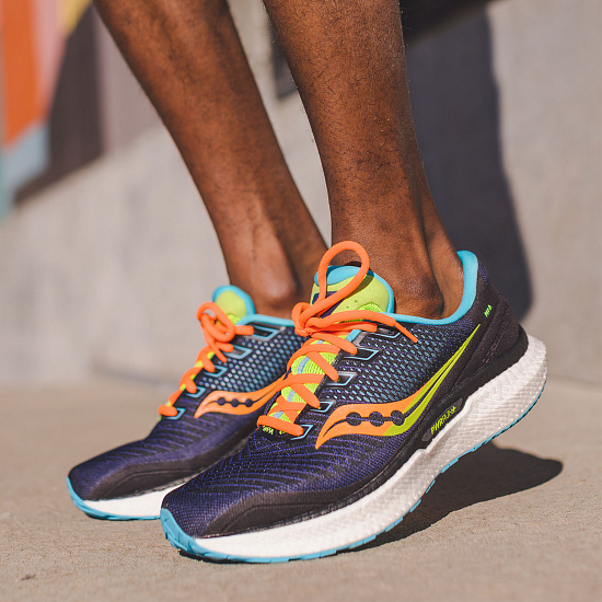 Кроссовки мужские Saucony Triumph 18 Future Black - Фото 2 большая