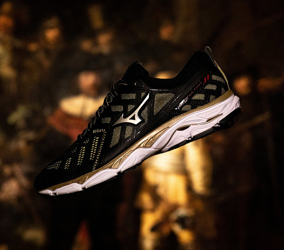 Кроссовки мужские Mizuno Wave Ultima 11 Чер/Зол/Бел - Фото 9 большая
