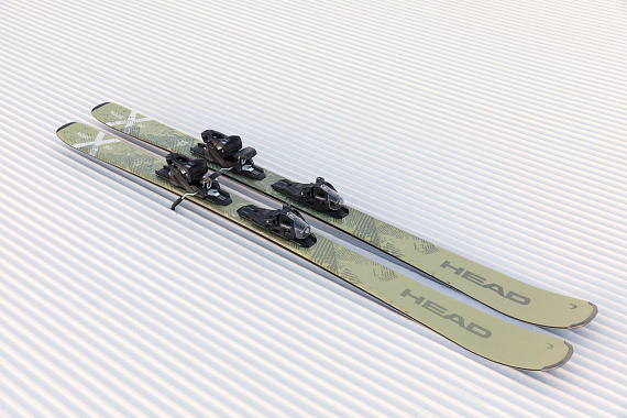 Горные лыжи Head Kore X 90 Lyt-PR с креплениями PRW 11 GW Brake 90 [G] Olive/White - Фото 2 большая