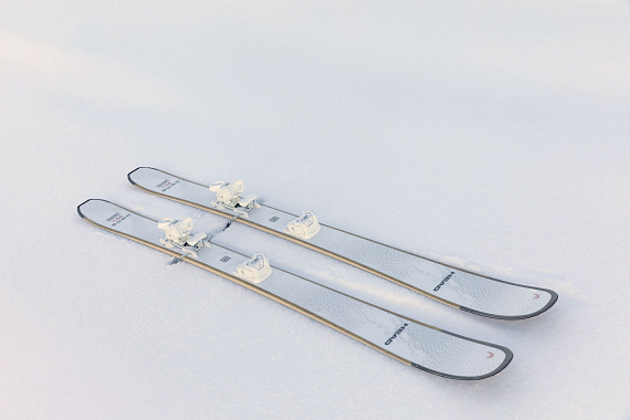 Горные лыжи женские Head Kore 99 Ti W с креплениями Attack Lyt 12 GW BR 110 [A] White/Choral - Фото 3 большая