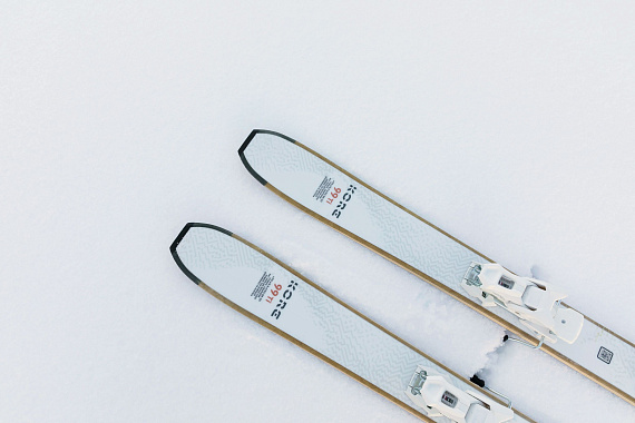 Горные лыжи женские Head Kore 99 Ti W с креплениями Attack Lyt 12 GW BR 110 [A] White/Choral - Фото 4 большая