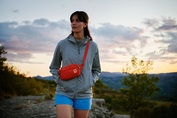Поясная сумка Fjallraven High Coast Hip Pack Rowan Red - Фото 9 большая