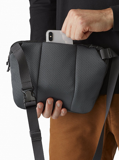 Поясная сумка Arcteryx Mantis 2 Black - Фото 5 большая