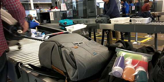 Силиконовый тюбик Humangear GoToob+ L Красный - Фото 10 большая