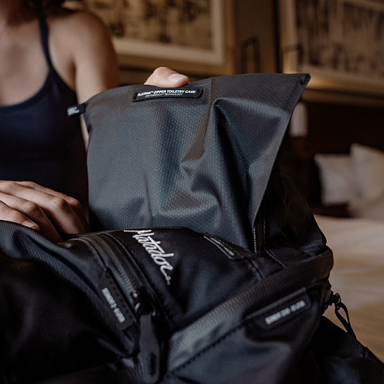 Водонепроницаемая косметичка Matador FlatPak Zipper Toiletry черный - Фото 10 большая