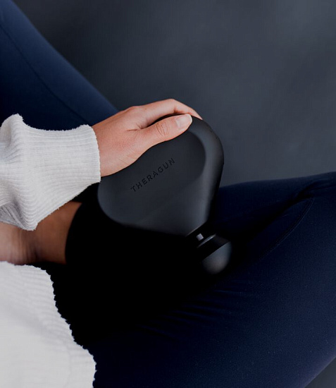 Перкуссионный массажер Theragun Mini Черный - Фото 7 большая